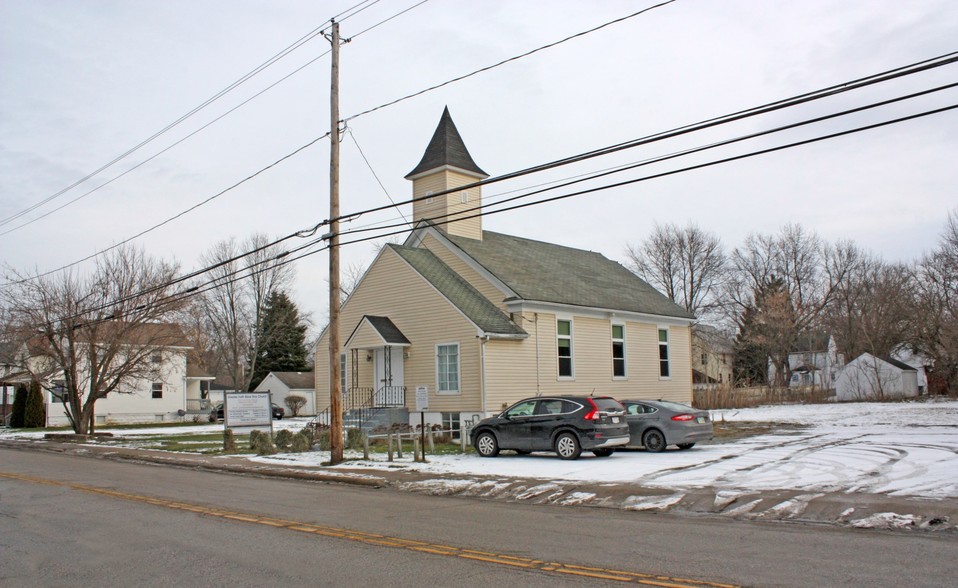 325 S Van Buren Ave, Barberton, OH for sale - Building Photo - Image 1 of 1