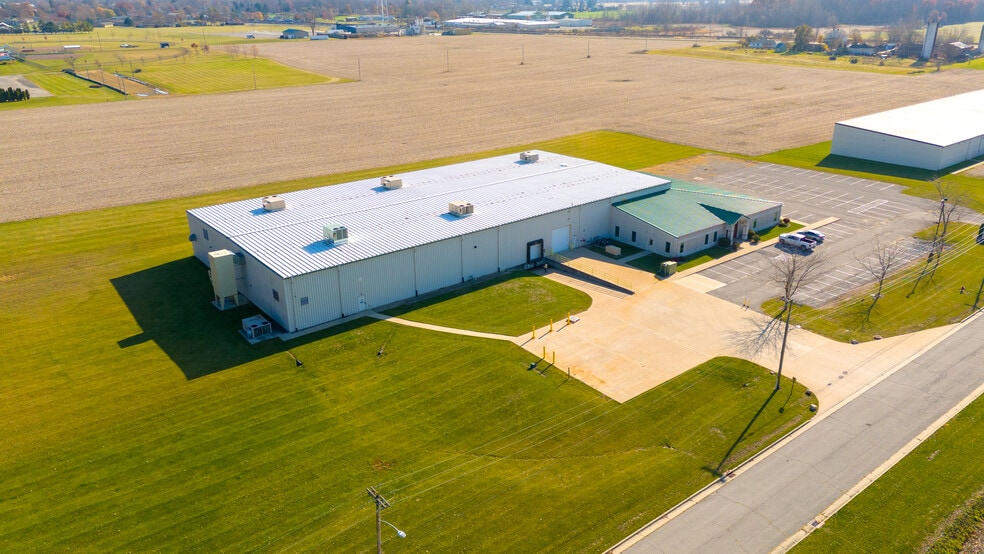 118 Industrial Dr, Edgerton, OH for sale - Building Photo - Image 3 of 13