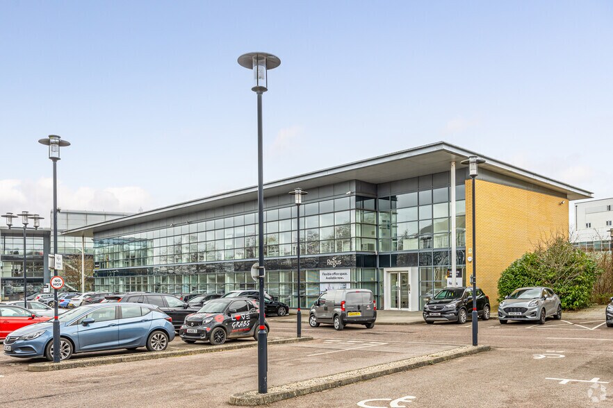 Falcon Way, Welwyn Garden City for lease - Building Photo - Image 2 of 12