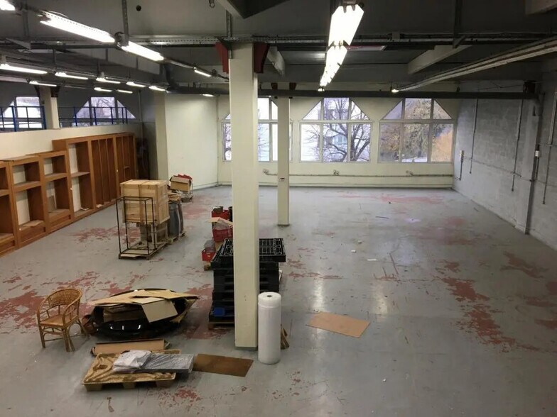 Office in Aubervilliers for lease - Interior Photo - Image 1 of 9