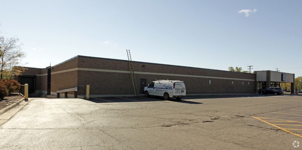 2060 Dixie Hwy, Waterford, MI for lease - Building Photo - Image 2 of 7