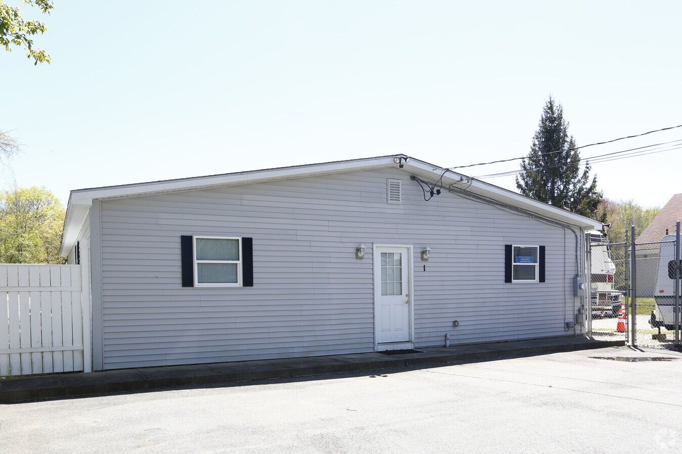 1 Kirby Rd, Westport, MA 02790