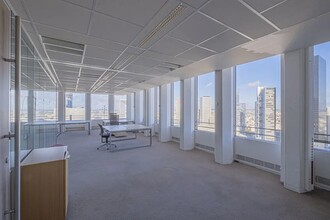 100-101 Terrasse Boieldieu, Puteaux for lease Interior Photo- Image 2 of 6