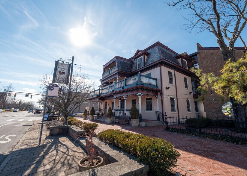 649 High St, Worthington, OH for sale - Primary Photo - Image 1 of 1