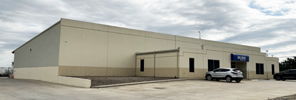 1669 World Trade Center Loop, Laredo, TX for lease Building Photo- Image 1 of 2