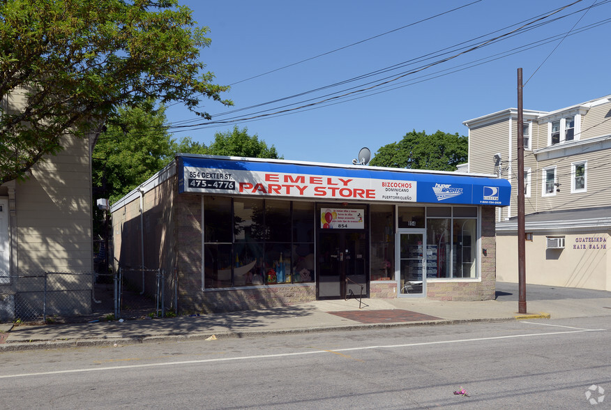 854 Dexter St, Central Falls, RI for sale - Building Photo - Image 1 of 1