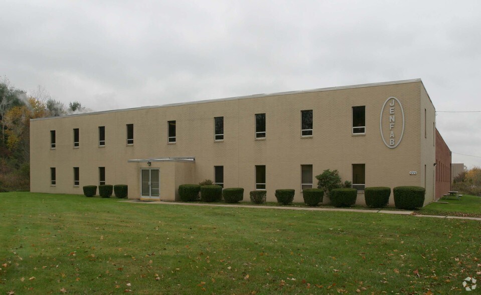 555 Wethersfield Rd, Berlin, CT 06037