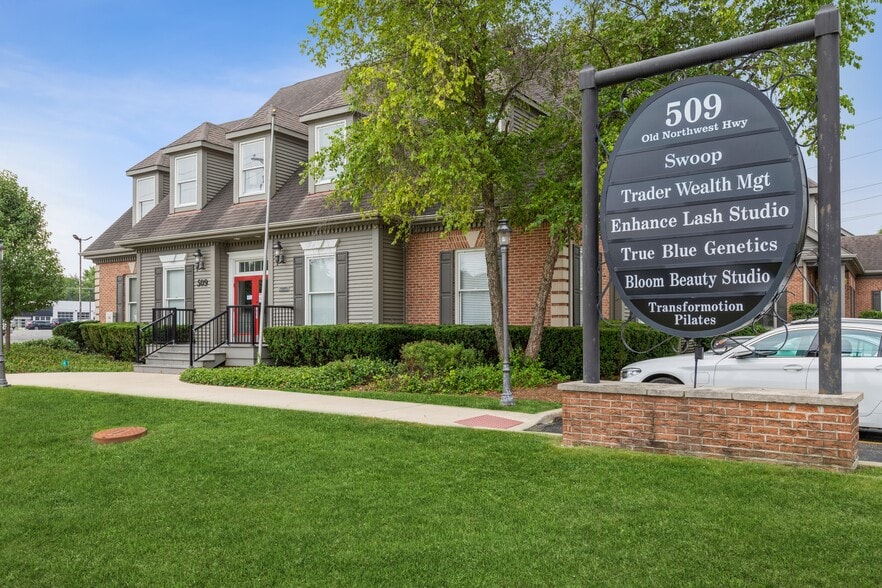 509 W Old Northwest Highway, Barrington, IL for lease - Building Photo - Image 2 of 5