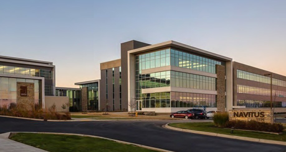 1025 W Navitus Dr, Grand Chute, WI for lease Building Photo- Image 1 of 6