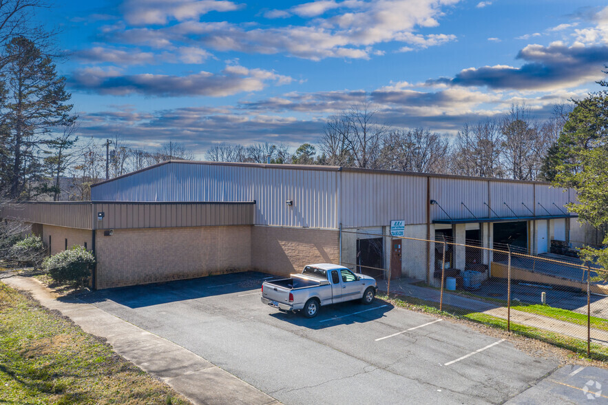 2032 Gateway Blvd, Charlotte, NC for sale - Primary Photo - Image 1 of 7