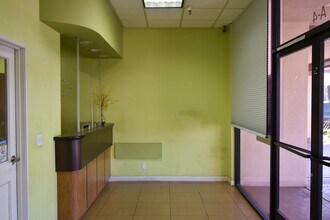 68100 Ramon Rd, Cathedral City, CA for lease Building Photo- Image 2 of 19