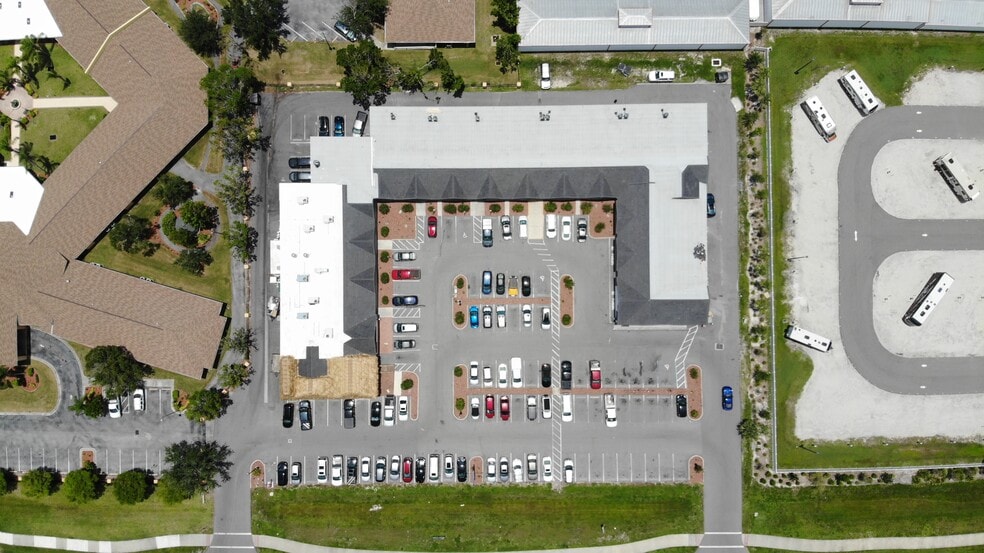 24901 Sandhill Blvd, Punta Gorda, FL for lease - Building Photo - Image 2 of 18