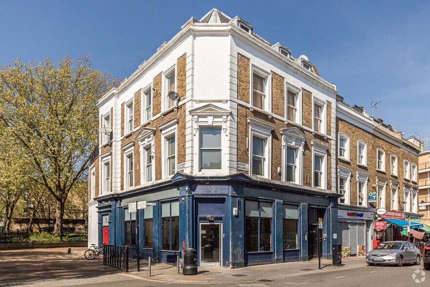 queens crescent post office london