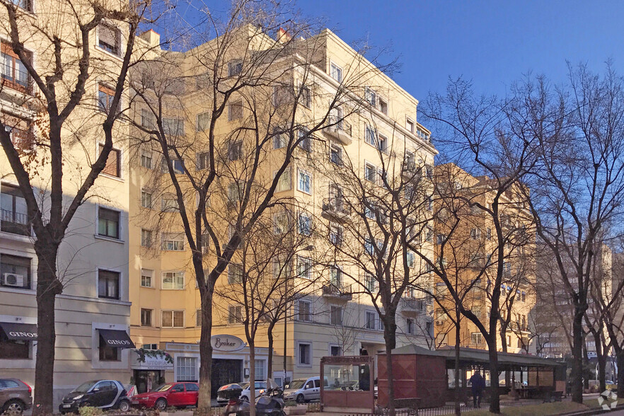 Calle De Juan Bravo, 25, Madrid, Madrid for lease - Building Photo - Image 1 of 3