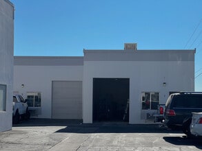 17525 Alder St, Hesperia, CA for lease Interior Photo- Image 1 of 2