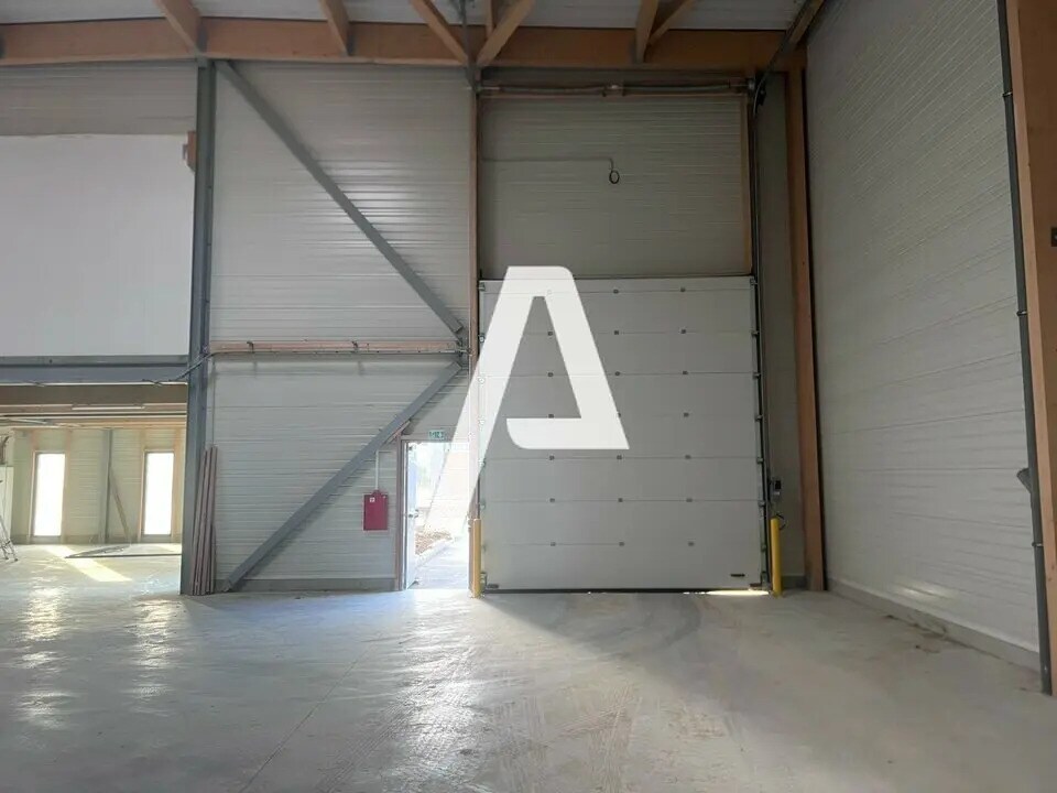 Flex in Courtry for lease Interior Photo- Image 1 of 5