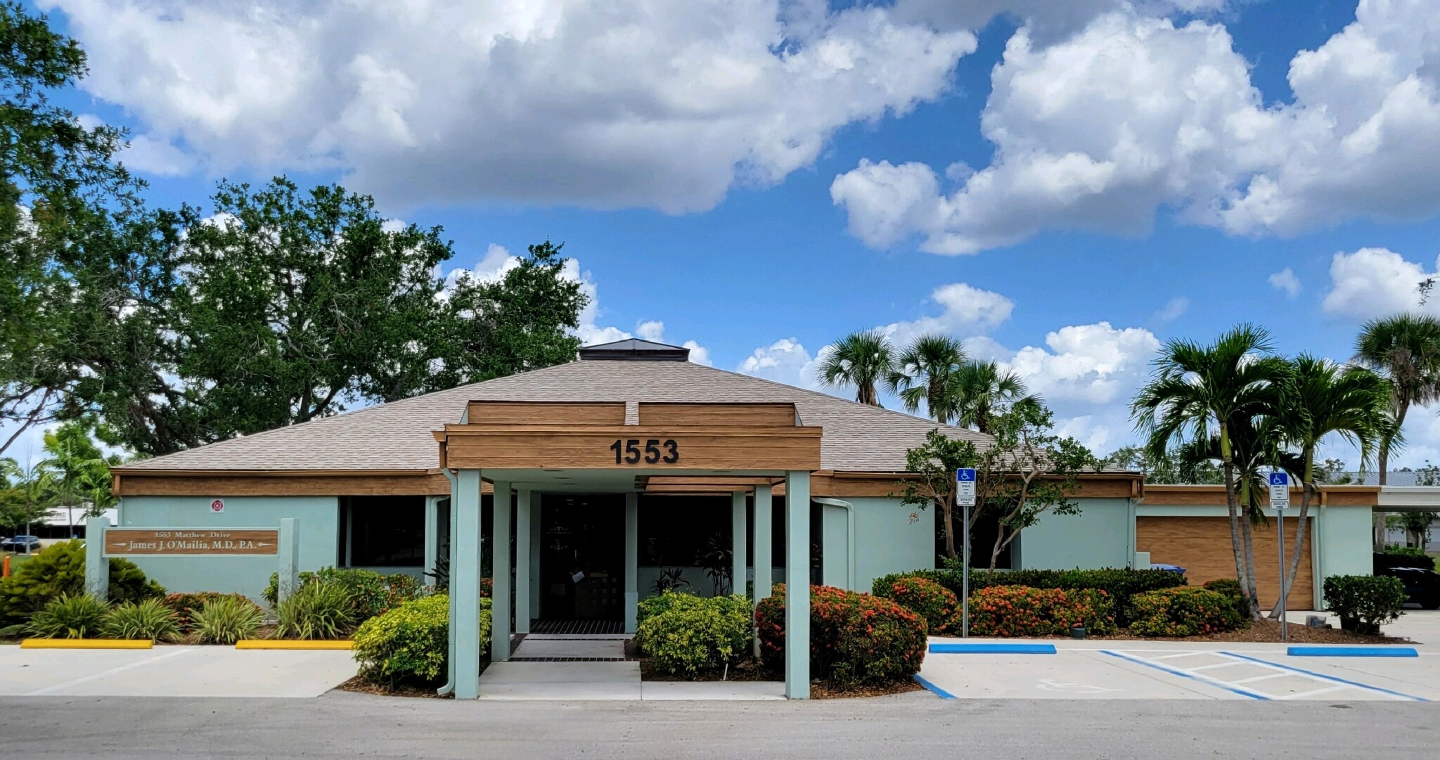 1553 Matthew Dr, Fort Myers, FL for sale Building Photo- Image 1 of 1