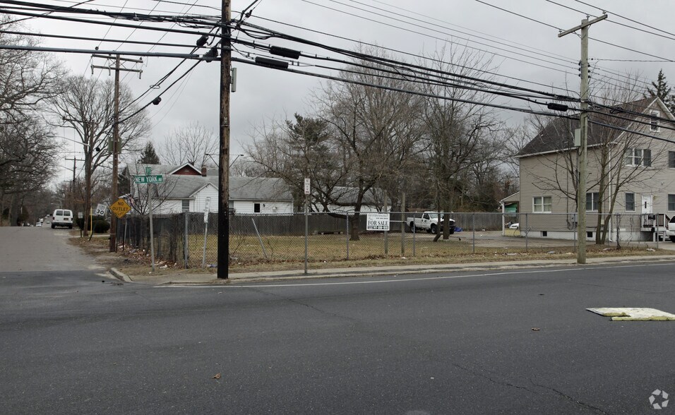 1986 New York Ave, Huntington Station, NY for sale - Primary Photo - Image 1 of 1