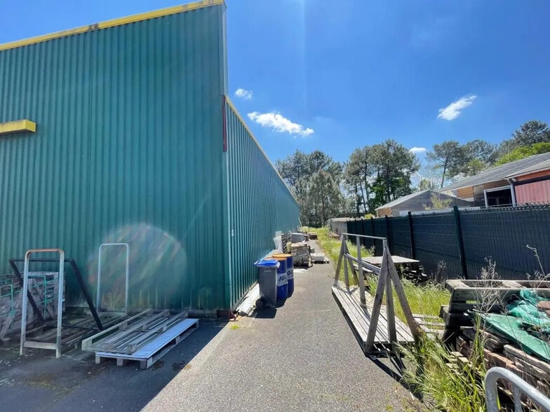 Industrial in Audenge for sale - Building Photo - Image 2 of 8