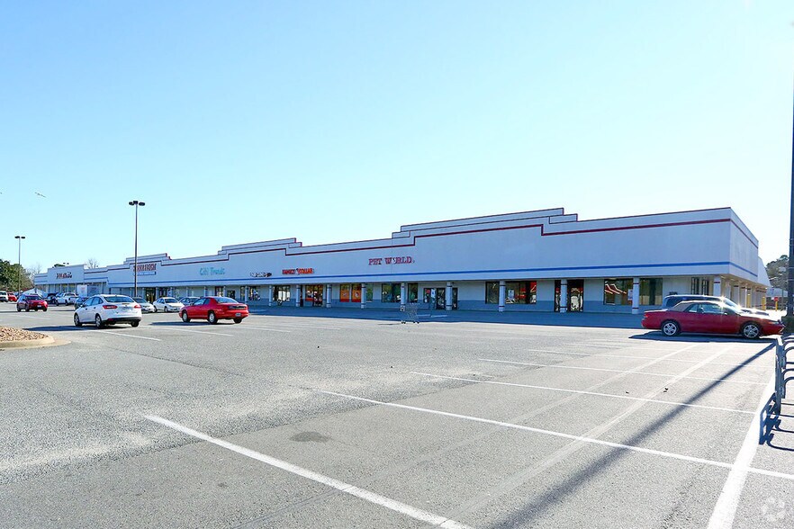 40194041 W Mercury Blvd, Hampton, VA 23666 Retail Space for Lease