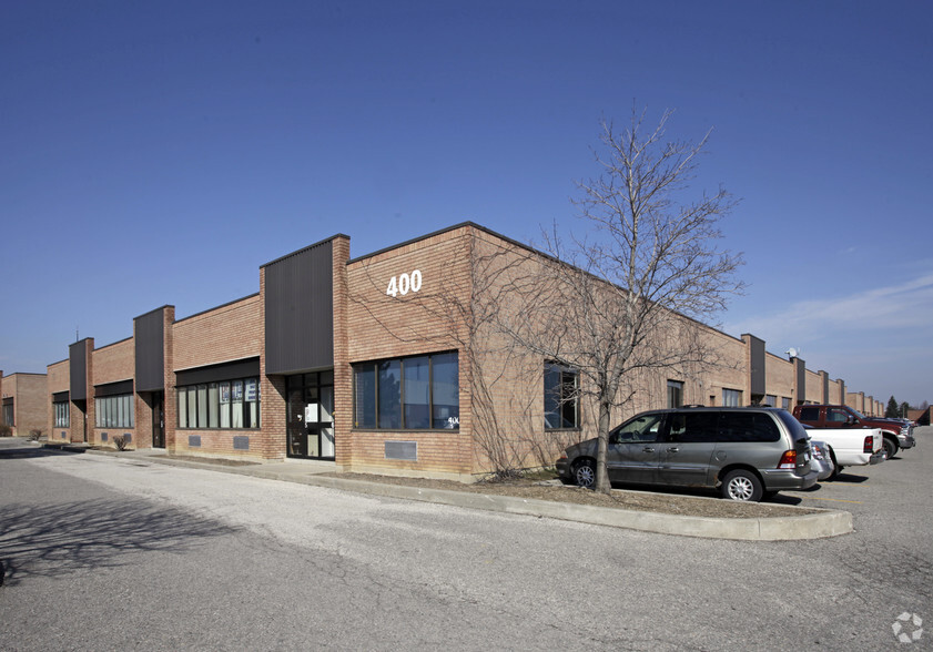 400 Finchdene Sq, Toronto, ON for lease - Building Photo - Image 3 of 11