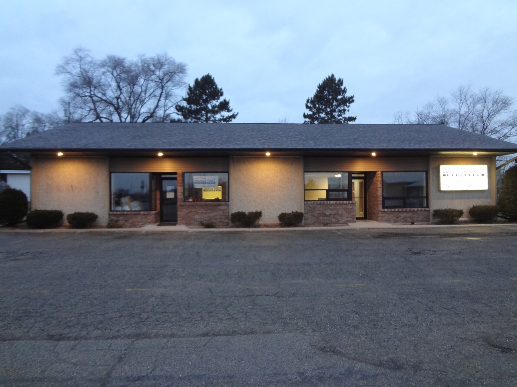 1122 Cranston Rd, Beloit, WI for sale Primary Photo- Image 1 of 1