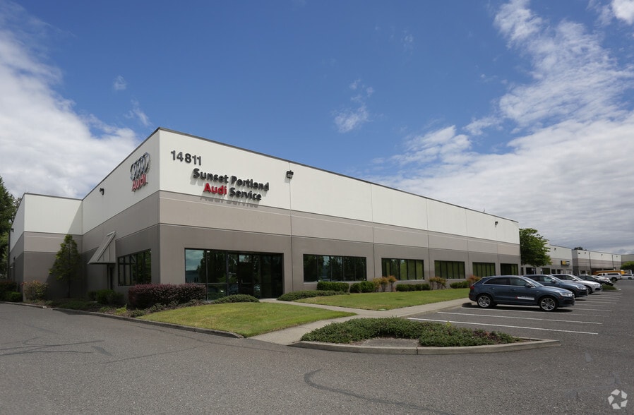 14811 NE Airport Way, Portland, OR for lease - Primary Photo - Image 1 of 19