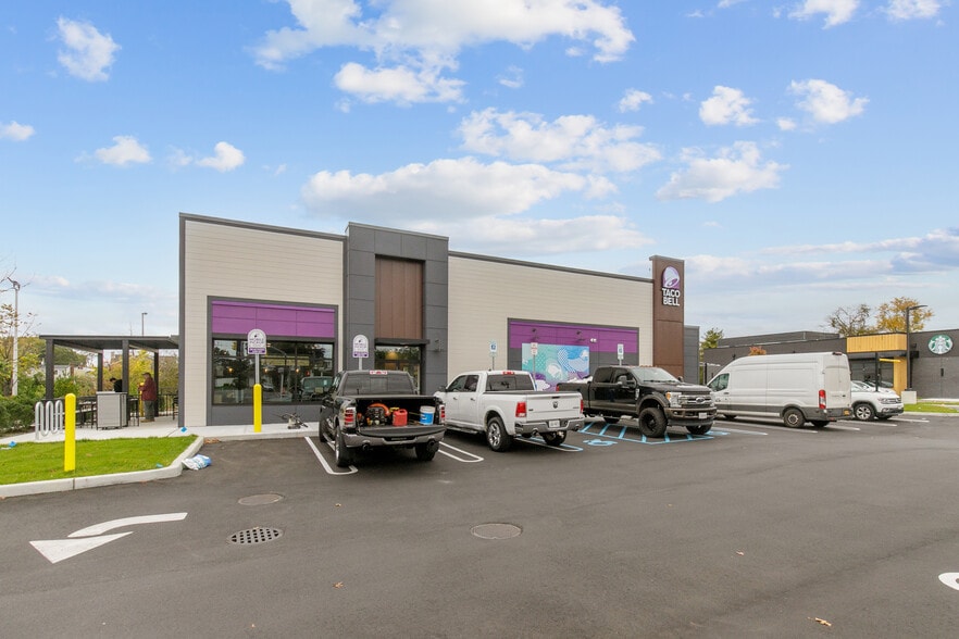 596 Franklin Ave, Franklin Square, NY for sale - Building Photo - Image 3 of 8