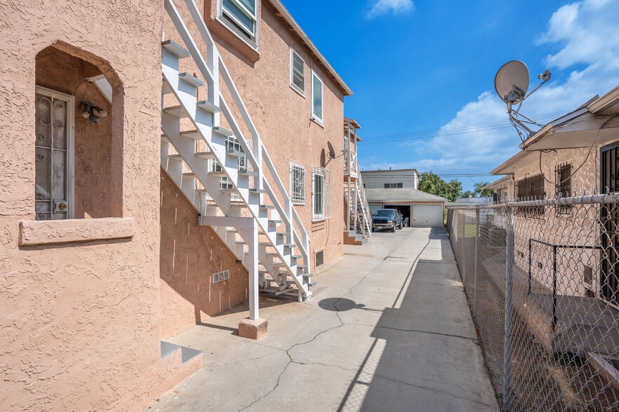8616 S 5th Ave, Inglewood, CA for sale - Building Photo - Image 3 of 15