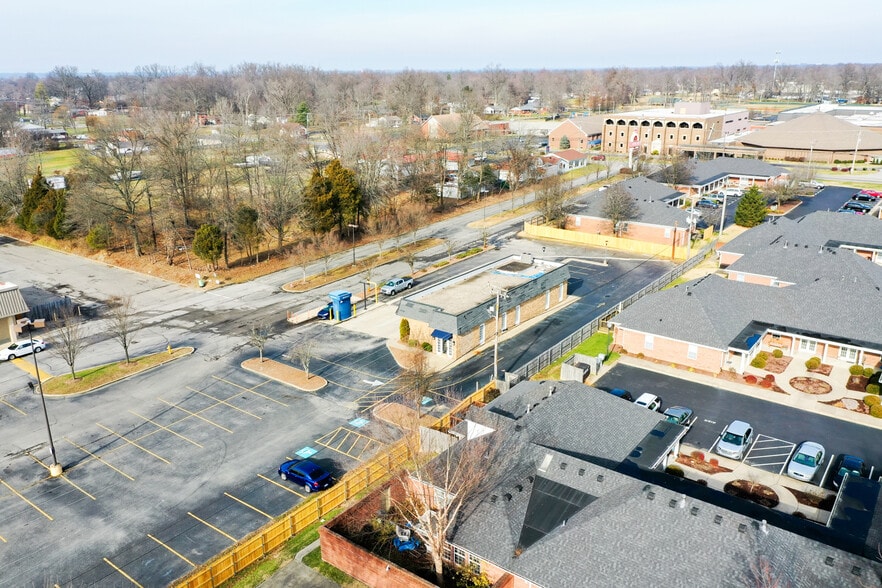 7603 Outer Loop, Louisville, KY 40228 Outer Loop Plaza; National City