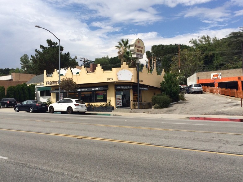 3839-3847 Foothill Blvd, La Crescenta, CA for sale - Building Photo - Image 1 of 1