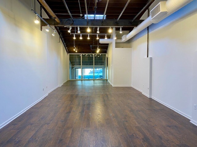 750 N Franklin St, Chicago, IL for lease Building Photo- Image 1 of 3