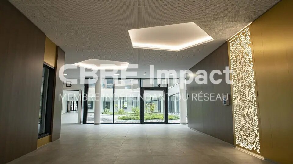 Office in Bezannes for lease - Building Photo - Image 1 of 7
