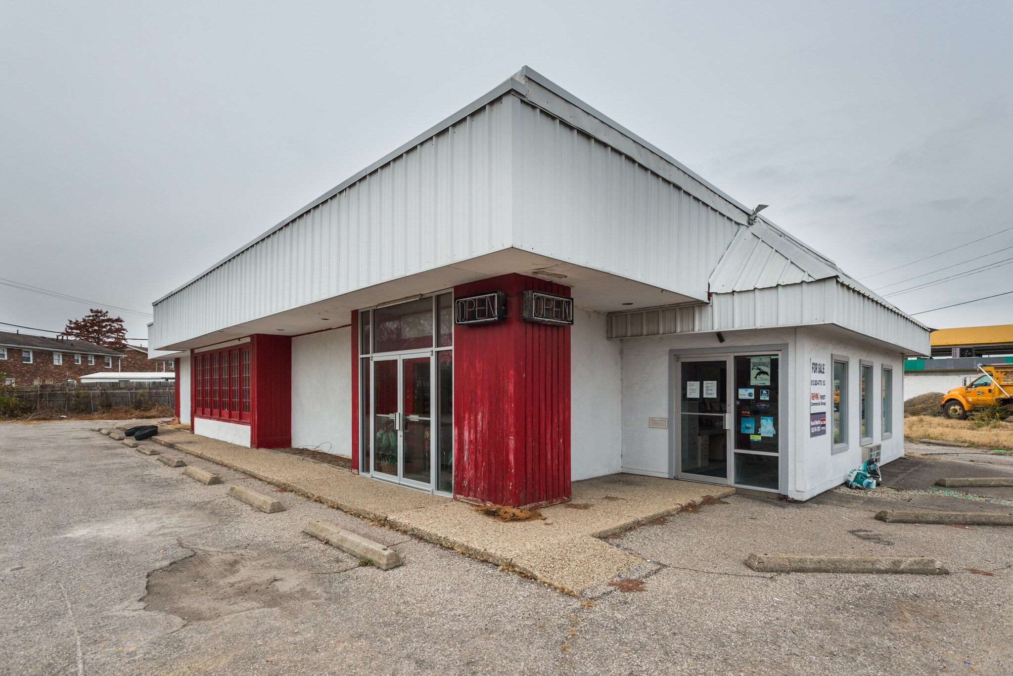 1551 E 10th St, Jeffersonville, IN for sale Building Photo- Image 1 of 1