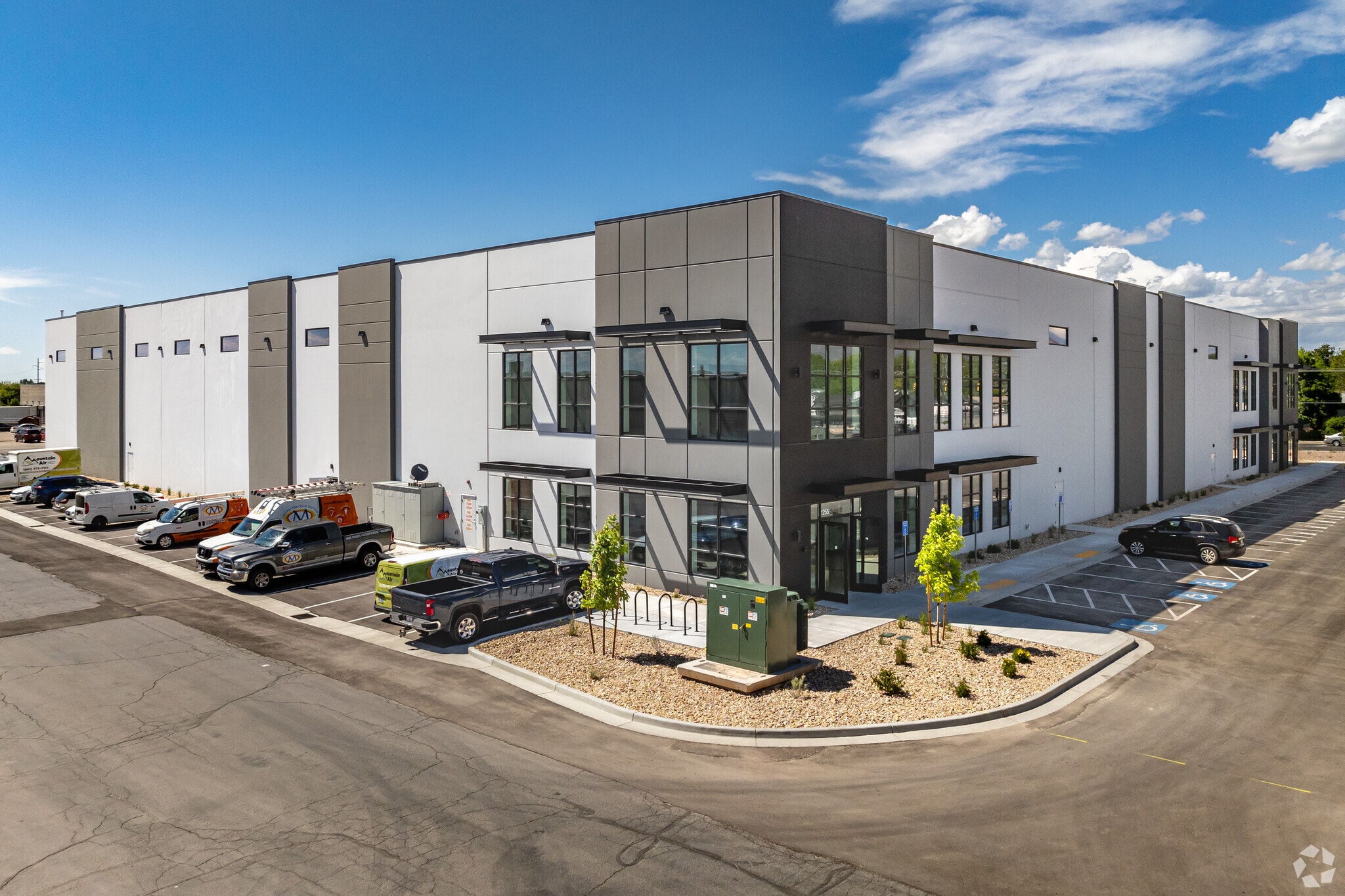 1235 1000 N, Layton, UT for sale Primary Photo- Image 1 of 1