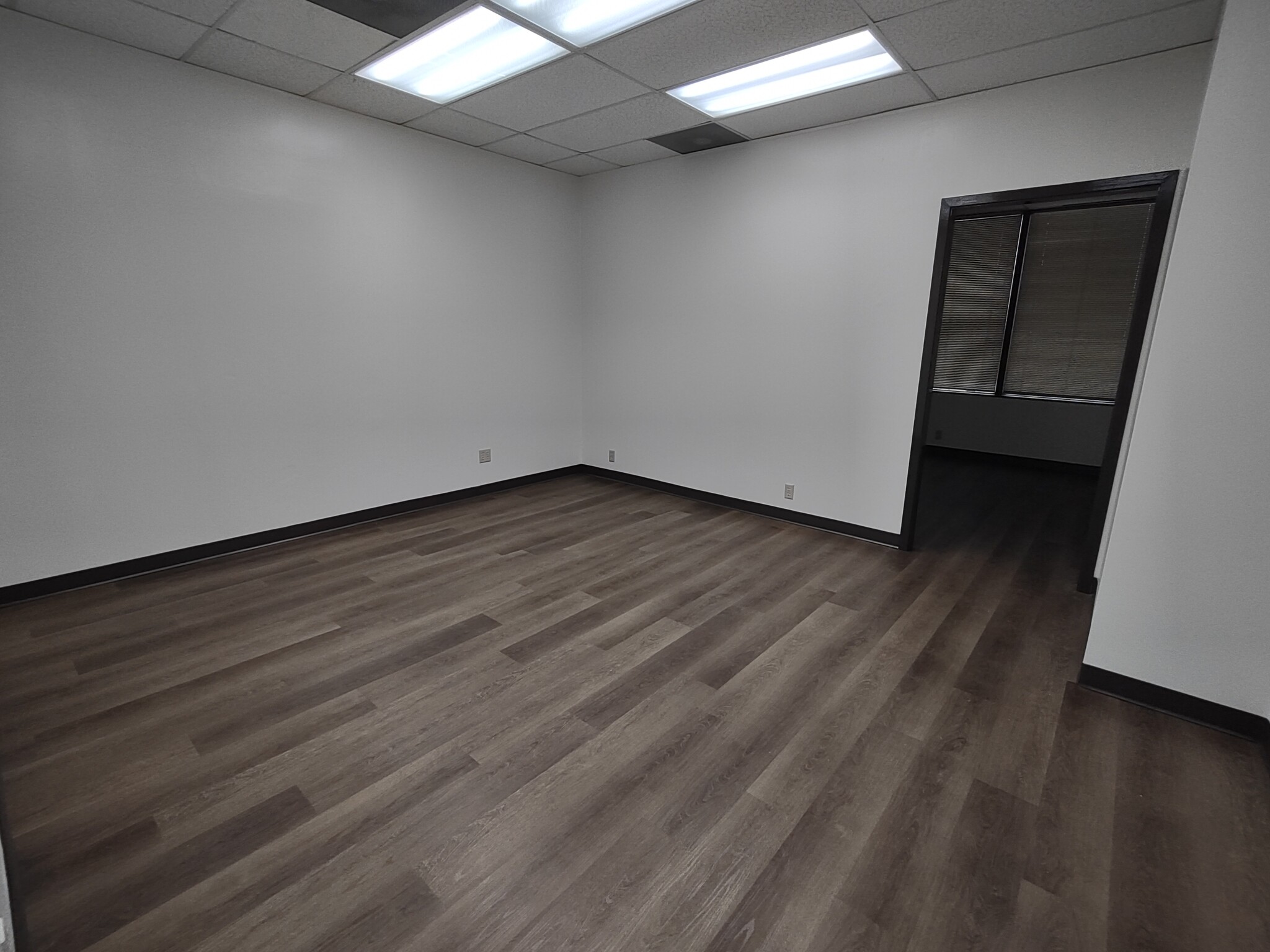 1800 Teague Dr, Sherman, TX for lease Interior Photo- Image 1 of 3