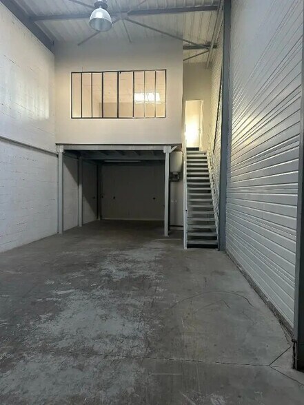 Flex in Gevrey-Chambertin for lease - Interior Photo - Image 2 of 4