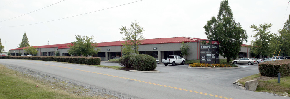 1865 Air Lane Dr, Nashville, TN for lease - Building Photo - Image 2 of 9