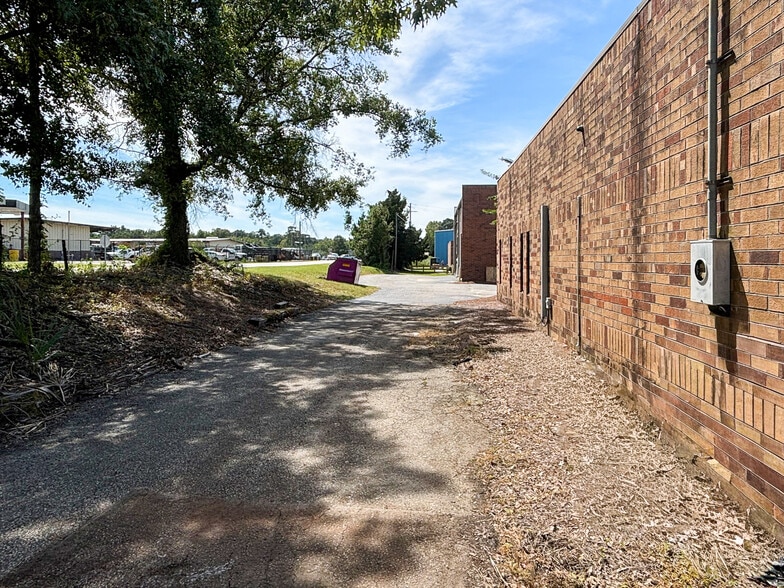 2231 Technical Pky, Charleston, SC for lease - Building Photo - Image 3 of 12