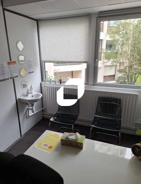 Office in Bordeaux for sale - Building Photo - Image 2 of 10