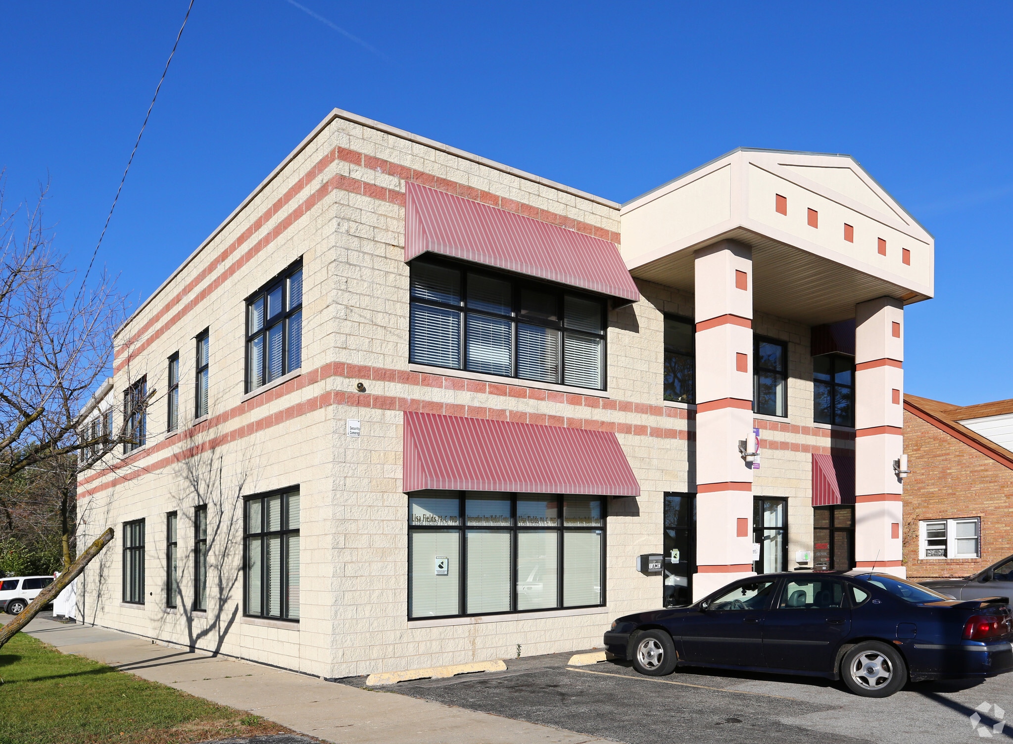 2424 Grand Ave, Waukegan, IL for lease Primary Photo- Image 1 of 5