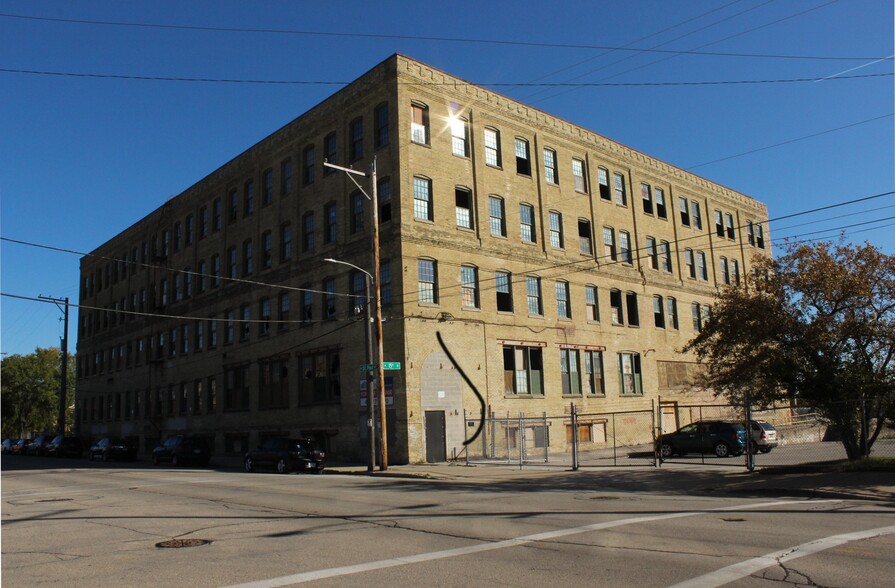 324 N 15th St, Milwaukee, WI 53233 - Office for Lease | LoopNet