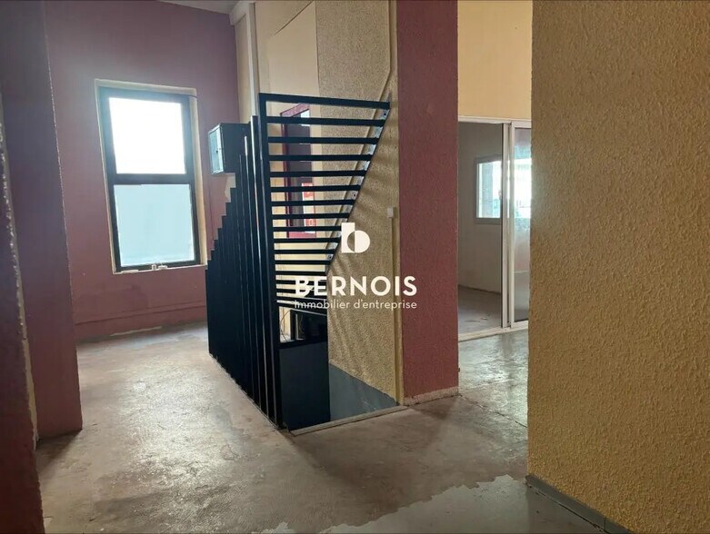 18 Rue Danton, Toulon for lease - Interior Photo - Image 2 of 5