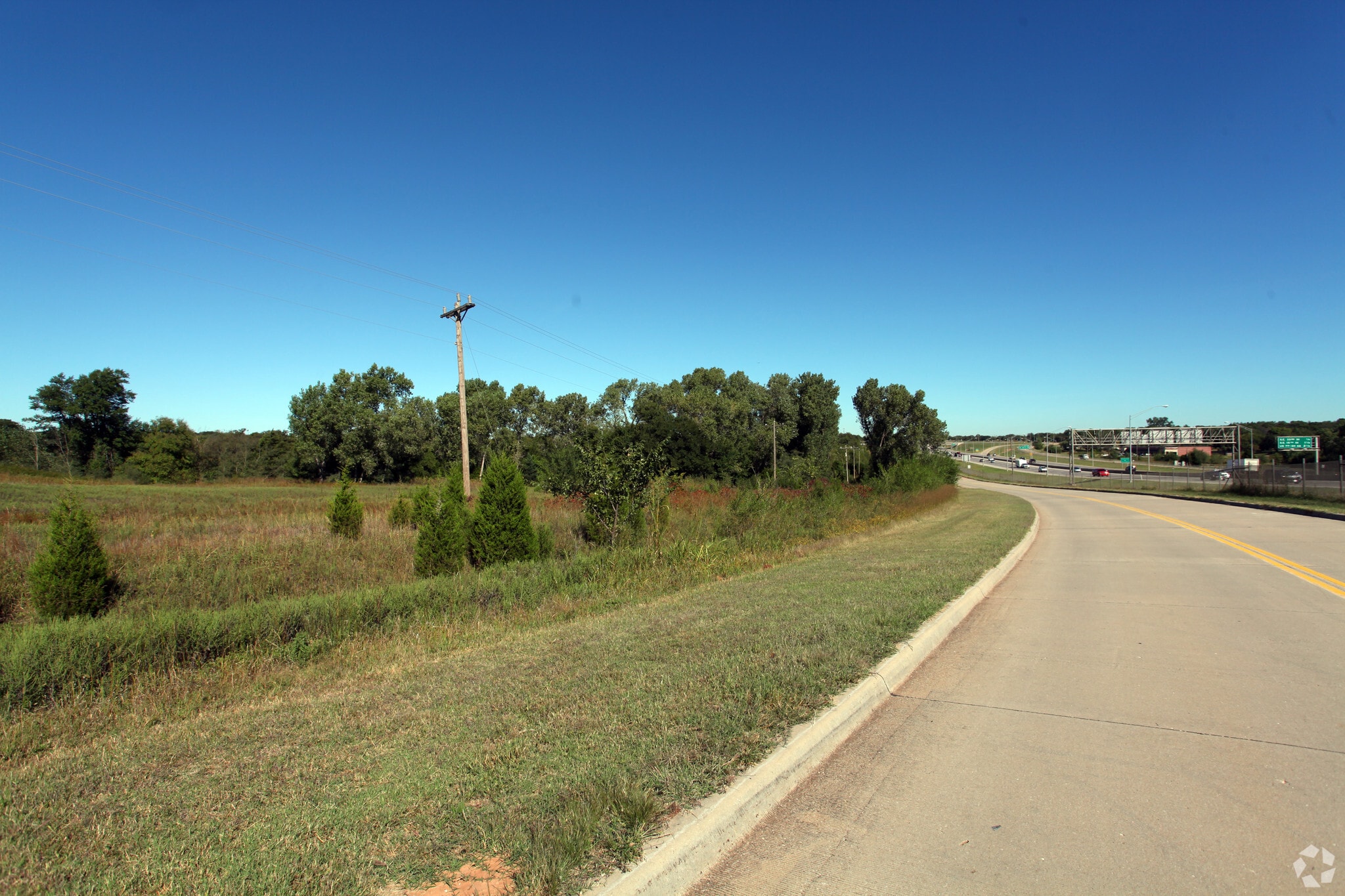 W I-35 Frontage Rd, Edmond, OK for sale Primary Photo- Image 1 of 1