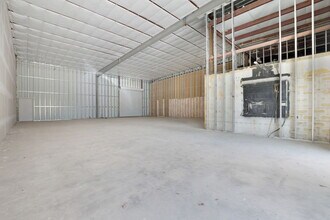 1009 E 4th St, Lampasas, TX for lease Building Photo- Image 1 of 5