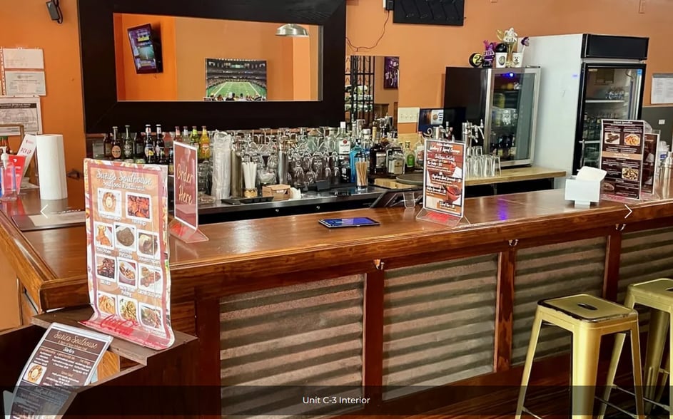 1205 Saint Charles Ave, New Orleans, LA for sale - Interior Photo - Image 2 of 11