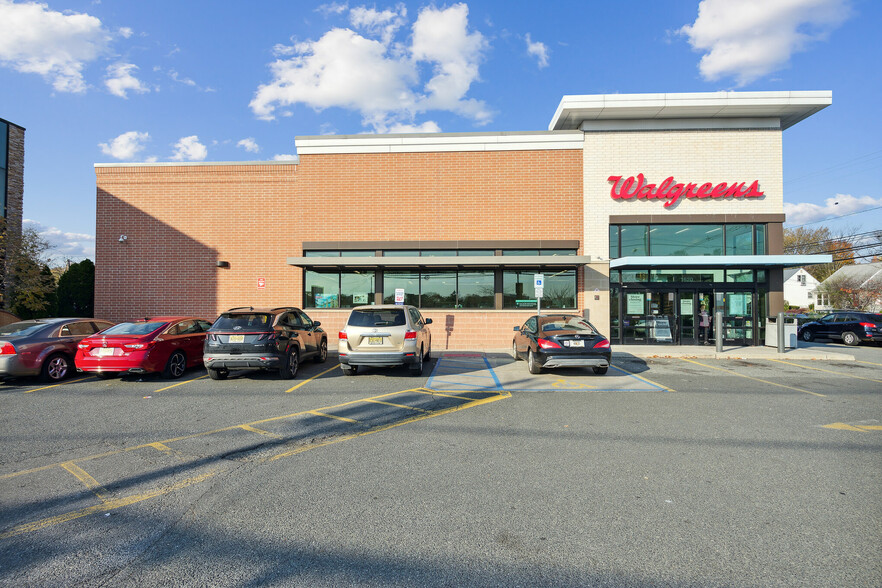 1620 Oak Tree Rd, Edison, NJ for lease - Building Photo - Image 1 of 16