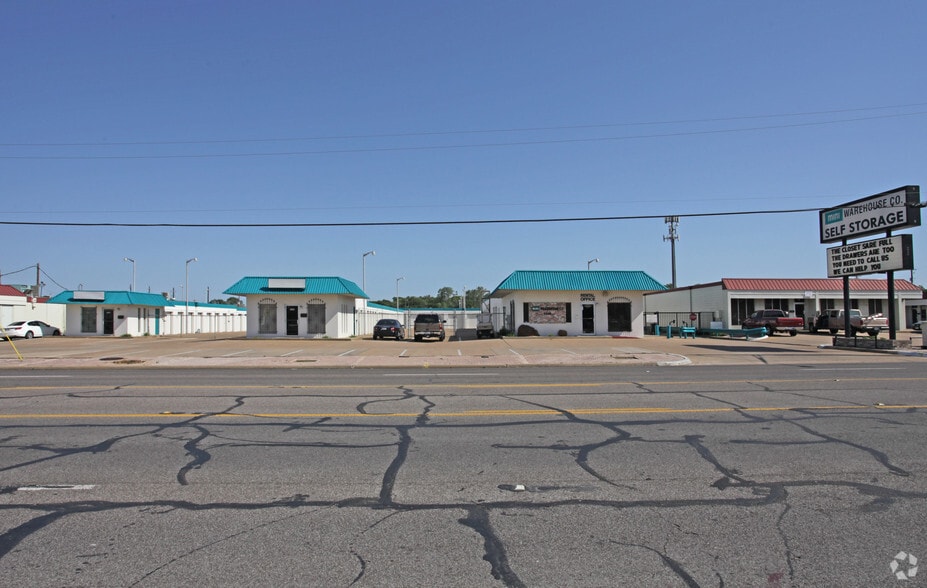 2229 W Division St, Arlington, TX for lease - Building Photo - Image 2 of 13