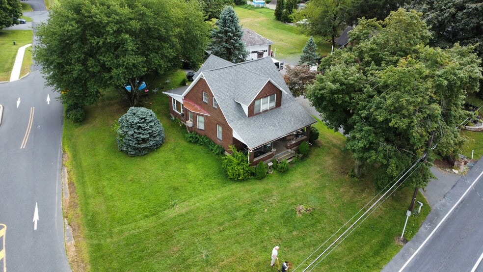 1515 Sullivan Trl, Easton, PA for sale - Primary Photo - Image 1 of 8