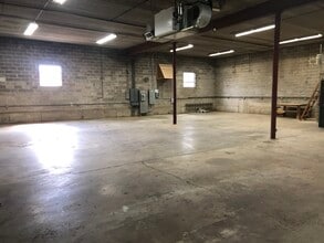 22159 N Pepper Rd, Lake Barrington, IL for lease Interior Photo- Image 2 of 2